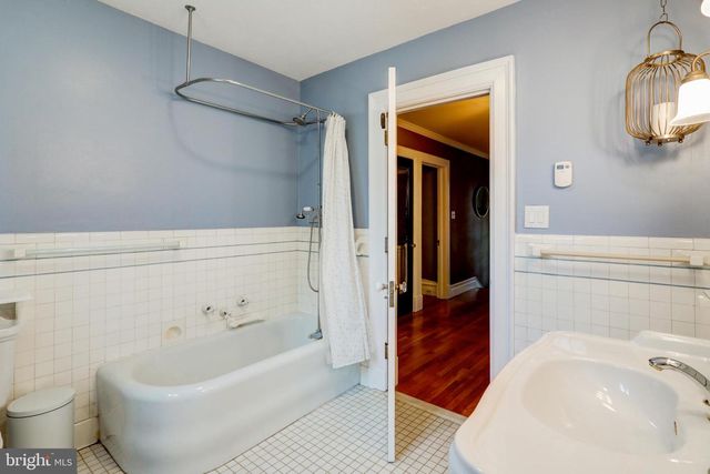 2 E HIGH ST, Lebanon, PA 17042