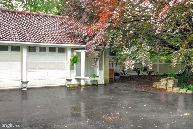 2 E HIGH ST, Lebanon, PA 17042