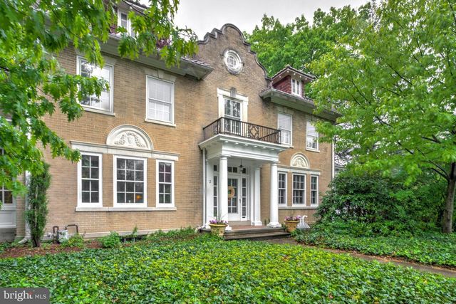 2 E HIGH ST, Lebanon, PA 17042