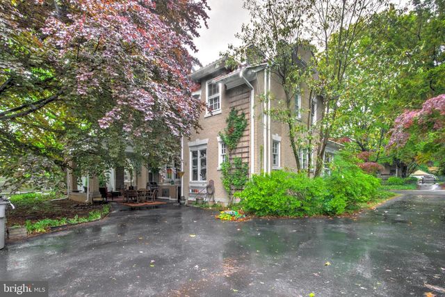 2 E HIGH ST, Lebanon, PA 17042