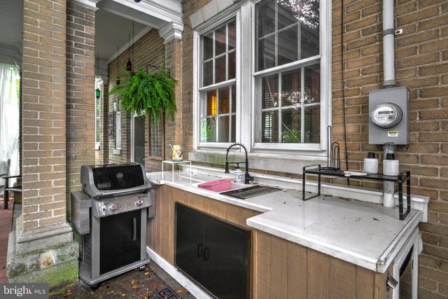 2 E HIGH ST, Lebanon, PA 17042