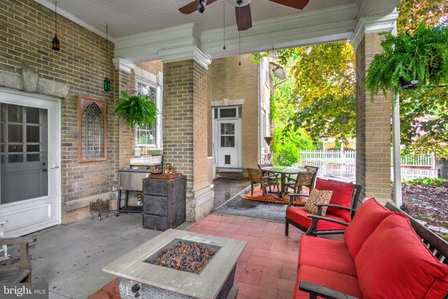 2 E HIGH ST, Lebanon, PA 17042