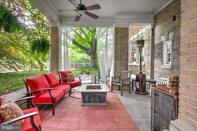 2 E HIGH ST, Lebanon, PA 17042