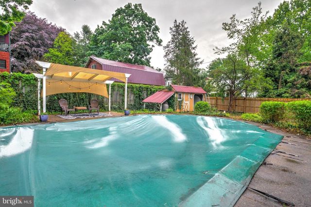 2 E HIGH ST, Lebanon, PA 17042