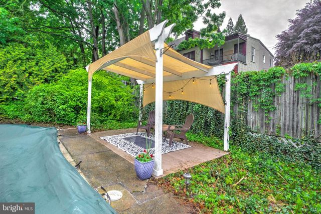 2 E HIGH ST, Lebanon, PA 17042