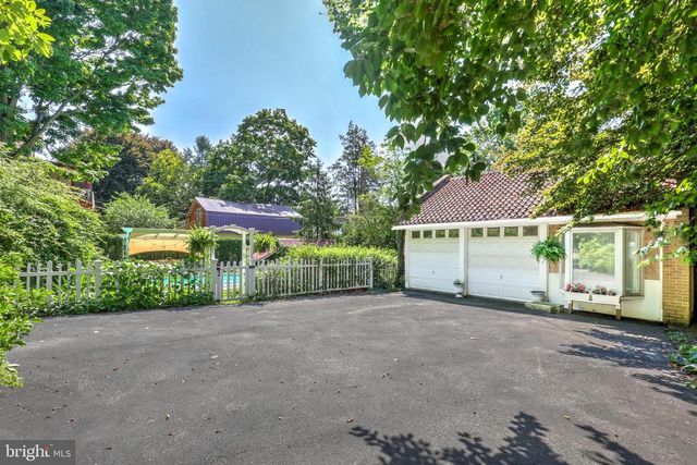 2 E HIGH ST, Lebanon, PA 17042