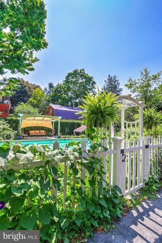 2 E HIGH ST, Lebanon, PA 17042