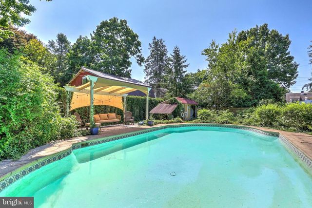 2 E HIGH ST, Lebanon, PA 17042
