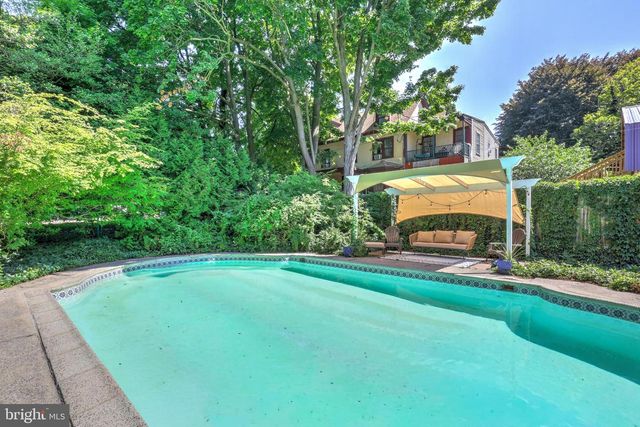 2 E HIGH ST, Lebanon, PA 17042