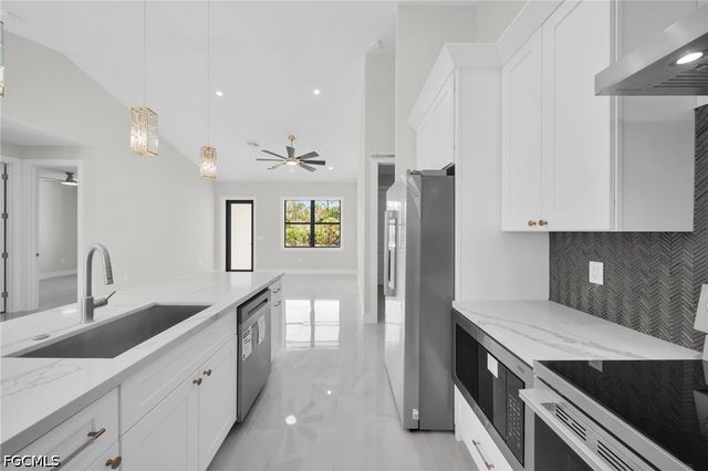 400 W 8th ST, Lehigh Acres, FL 33972