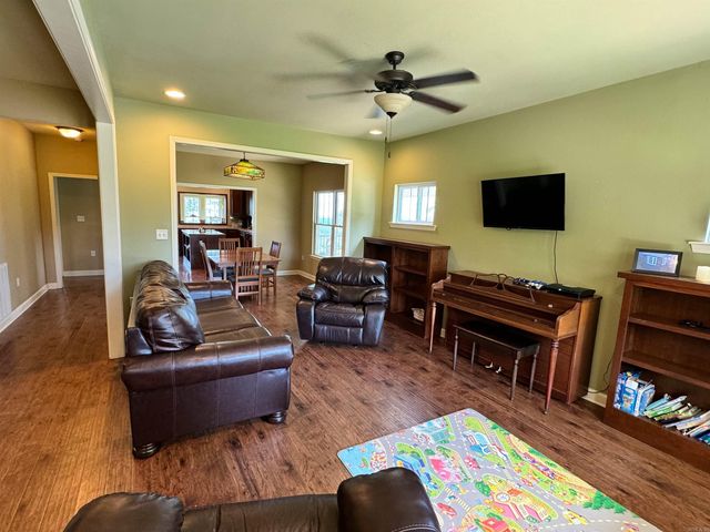 125 Gassaway, Searcy, AR 72143