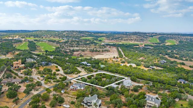 927 Debco LN, Spicewood, TX 78669