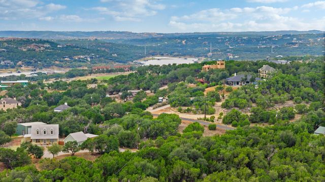 927 Debco LN, Spicewood, TX 78669