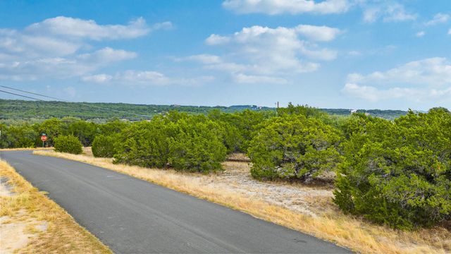 927 Debco LN, Spicewood, TX 78669
