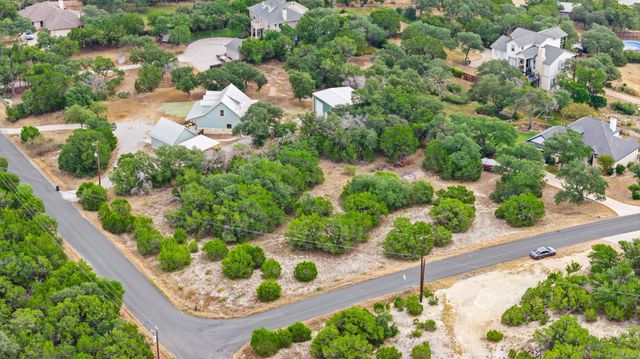 927 Debco LN, Spicewood, TX 78669