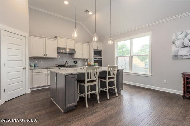 7207 Edgewater Drive, Olive Branch, MS 38654