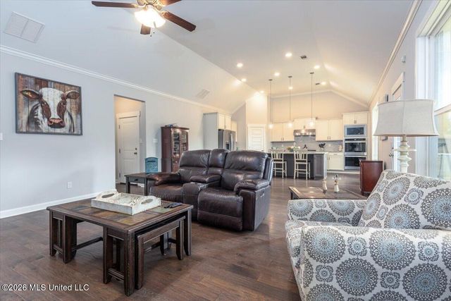 7207 Edgewater Drive, Olive Branch, MS 38654