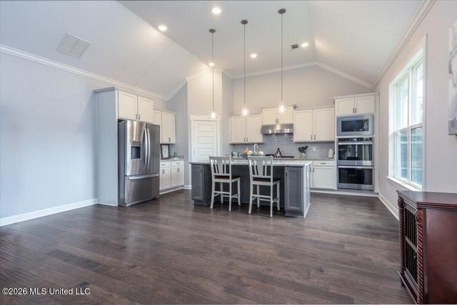 7207 Edgewater Drive, Olive Branch, MS 38654