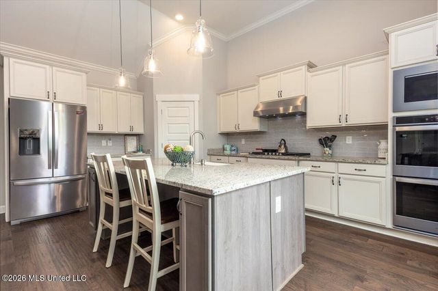 7207 Edgewater Drive, Olive Branch, MS 38654