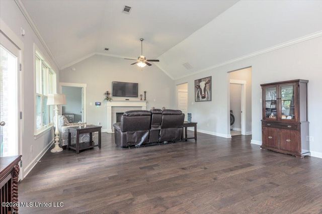 7207 Edgewater Drive, Olive Branch, MS 38654