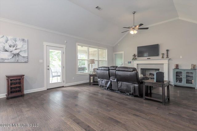 7207 Edgewater Drive, Olive Branch, MS 38654