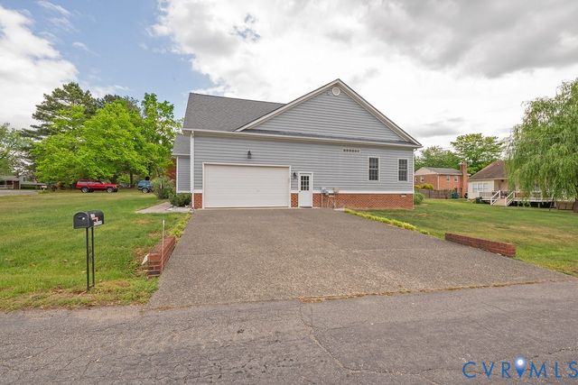 2105 Wolverine Dr, Henrico, VA 23228