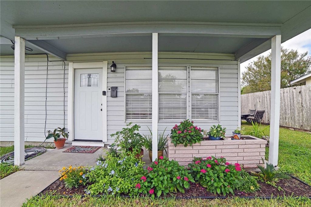 502 Waverly Dr, Corpus Christi, TX 78412 — exterior