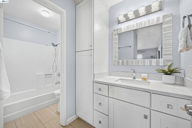 2523 Copa Del Oro Dr, Union City, CA 94587