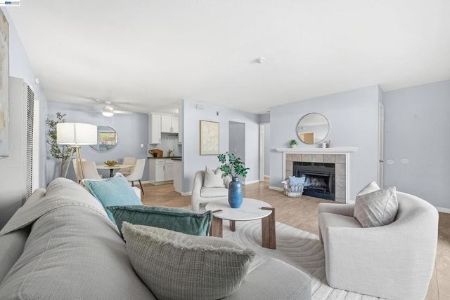 2523 Copa Del Oro Dr, Union City, CA 94587