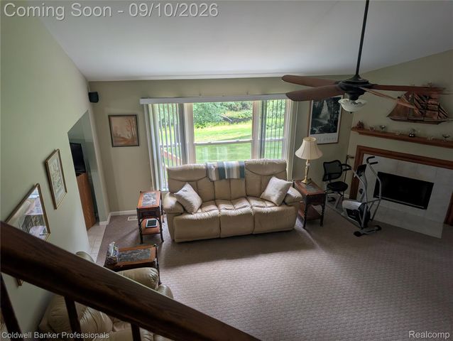 8146 Kimble Drive, Hamburg Township, MI 48169