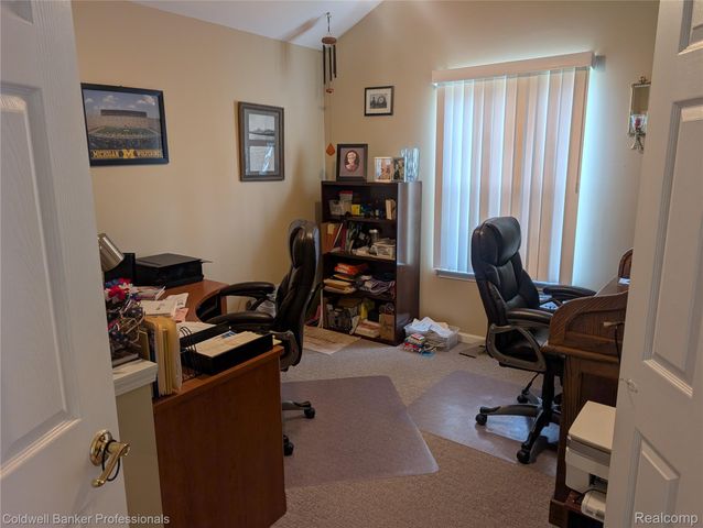 8146 Kimble Drive, Hamburg Township, MI 48169