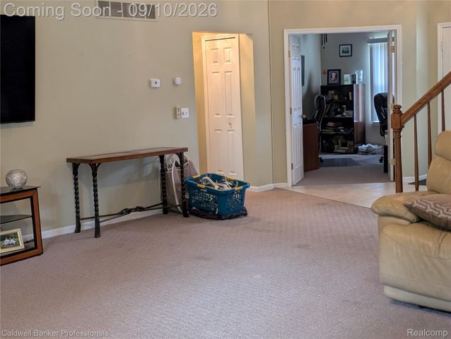 8146 Kimble Drive, Hamburg Township, MI 48169