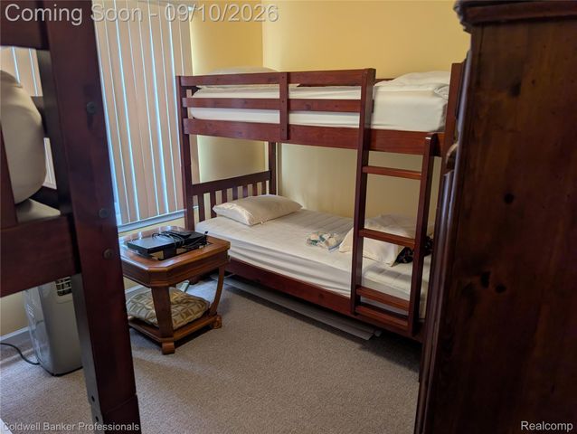 8146 Kimble Drive, Hamburg Township, MI 48169