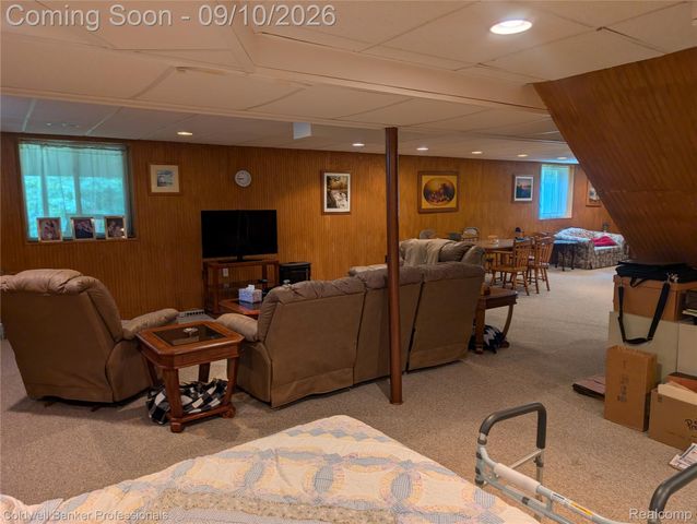 8146 Kimble Drive, Hamburg Township, MI 48169