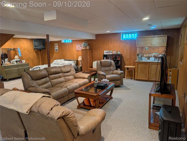 8146 Kimble Drive, Hamburg Township, MI 48169