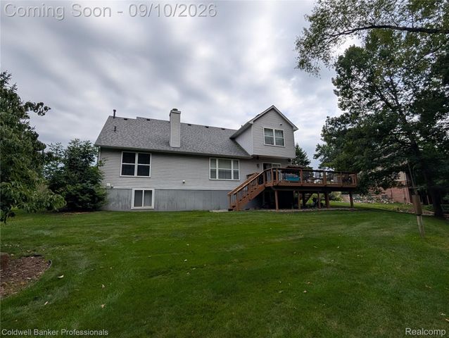 8146 Kimble Drive, Hamburg Township, MI 48169