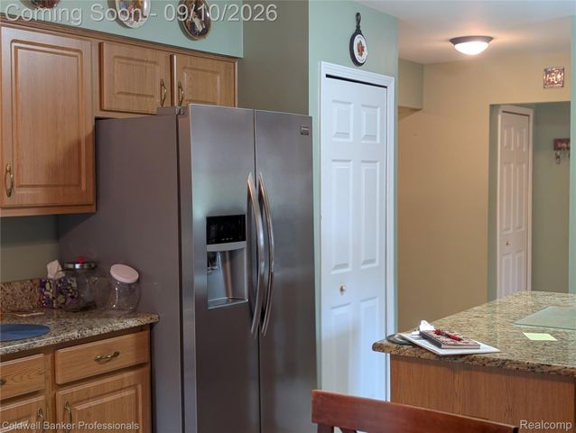 8146 Kimble Drive, Hamburg Township, MI 48169