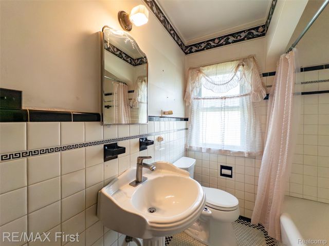 41 Beyne Street, Mt. Clemens, MI 48043