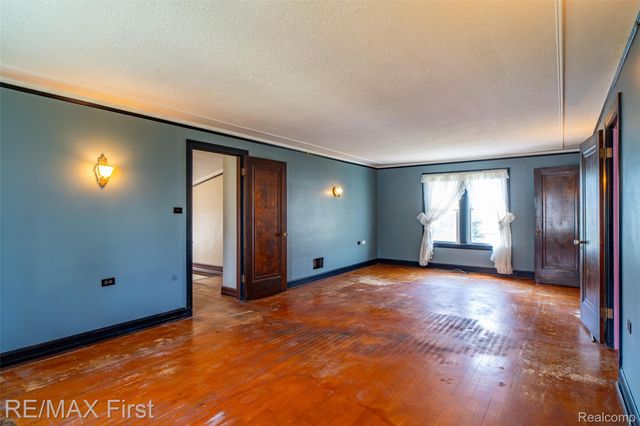 41 Beyne Street, Mt. Clemens, MI 48043