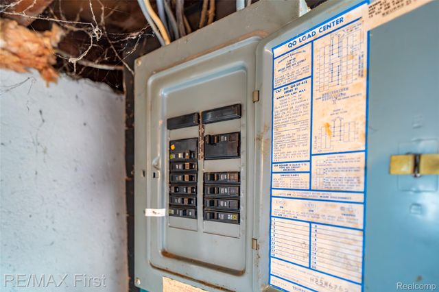 41 Beyne Street, Mt. Clemens, MI 48043