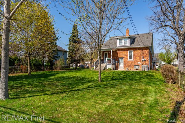 41 Beyne Street, Mt. Clemens, MI 48043