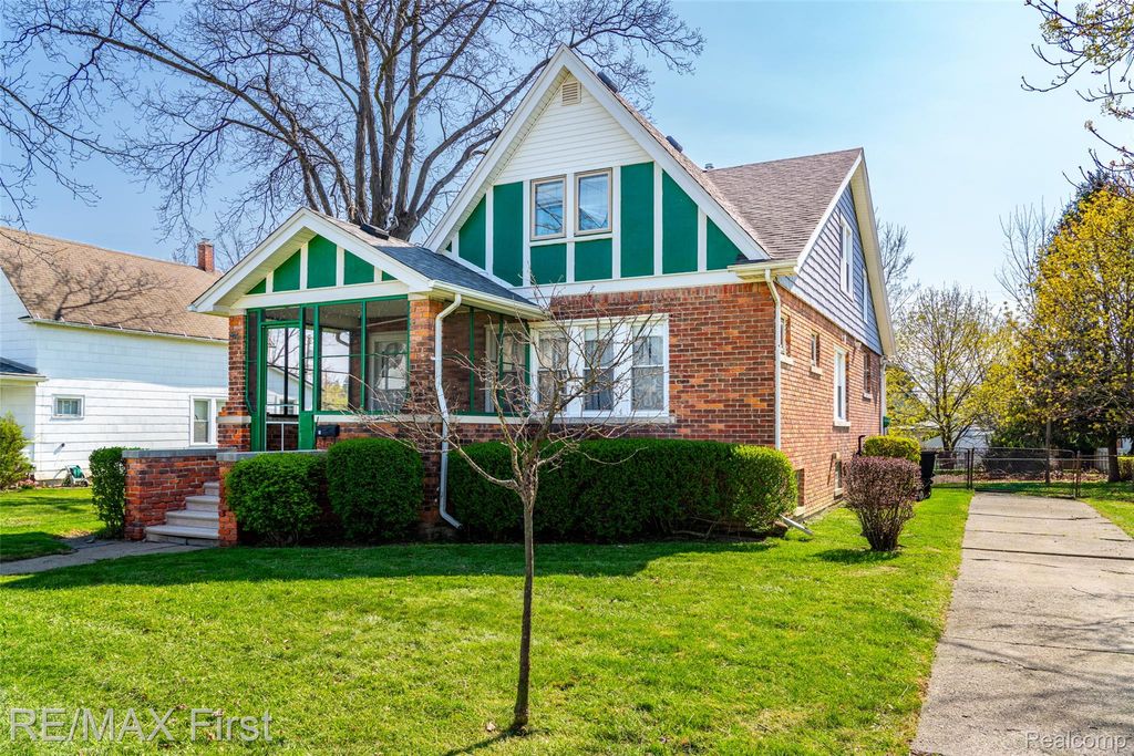 41 Beyne Street, Mt. Clemens, MI 48043