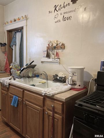 763 MULBERRY Street, Galesburg, IL 61401