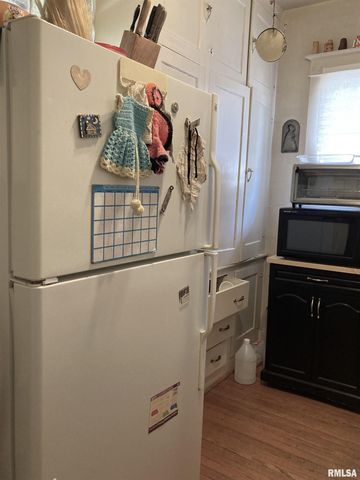 763 MULBERRY Street, Galesburg, IL 61401