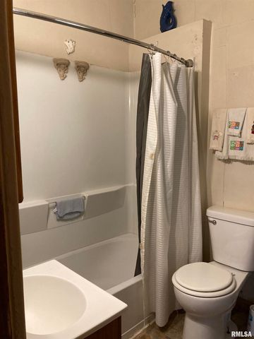 763 MULBERRY Street, Galesburg, IL 61401