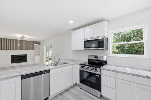 222 Basswood Avenue, Summerville, SC 29483
