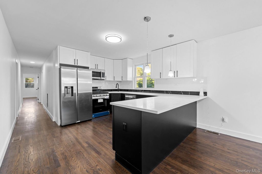 15715 110th Avenue, Jamaica, NY 11433 — photo 2