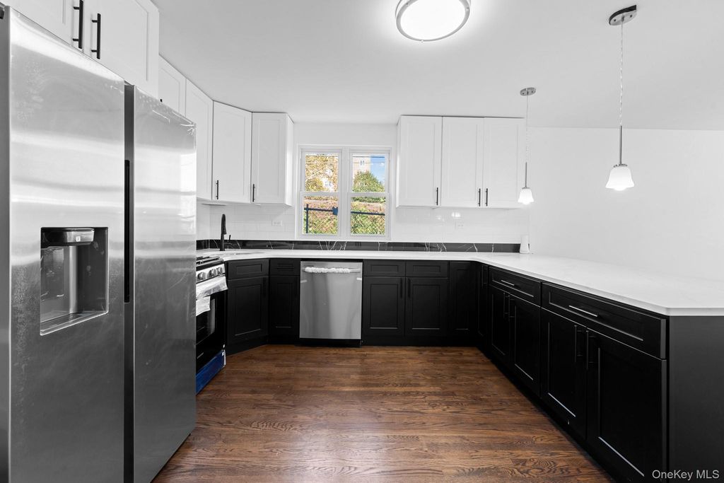 15715 110th Avenue, Jamaica, NY 11433 — photo 3