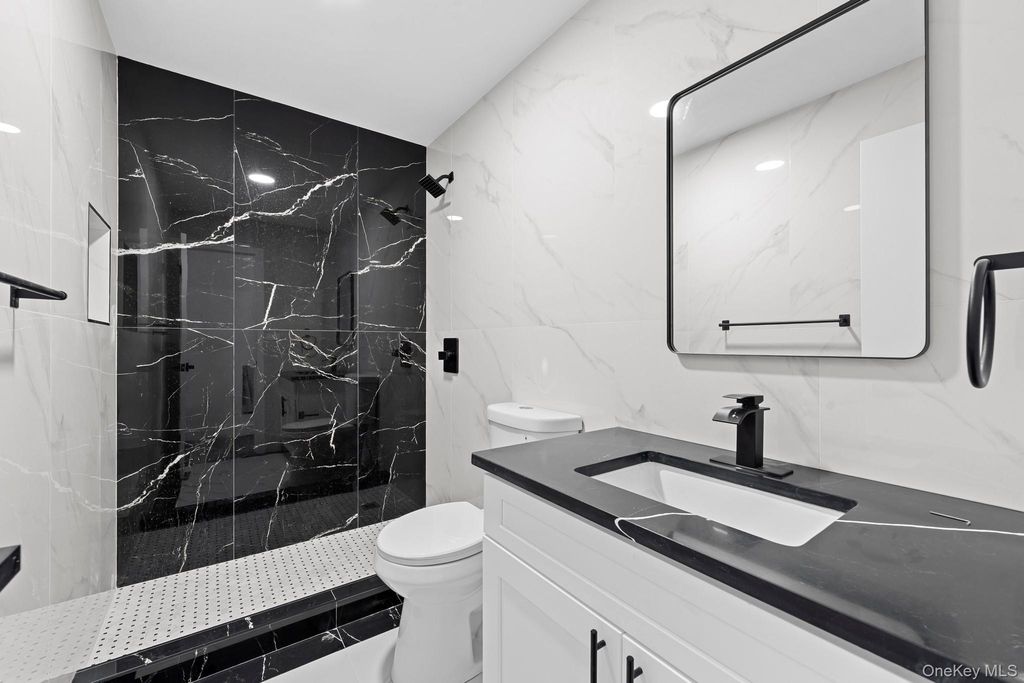 15715 110th Avenue, Jamaica, NY 11433 — photo 4