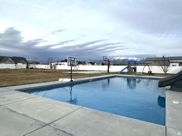 2216 N 3430 W, Clinton, UT 84015